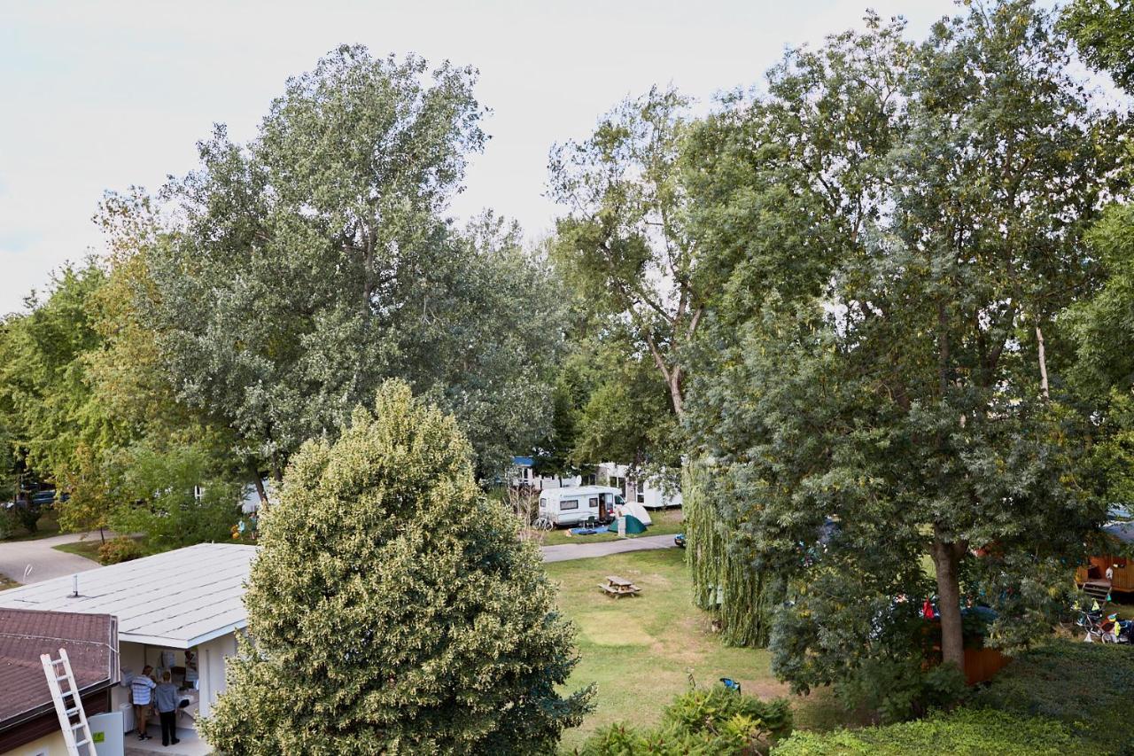 Donaupark Camping Tulln Тульн Экстерьер фото
